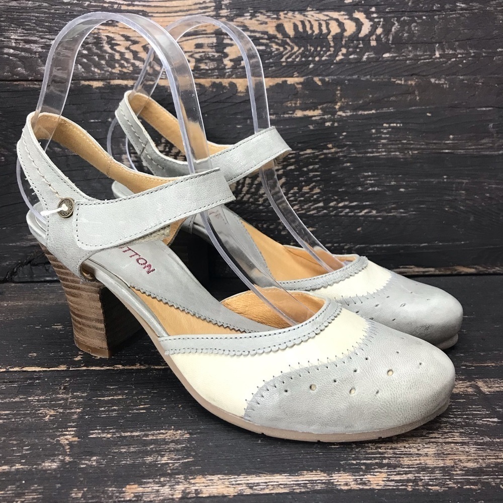Gold Button Heels Size 39